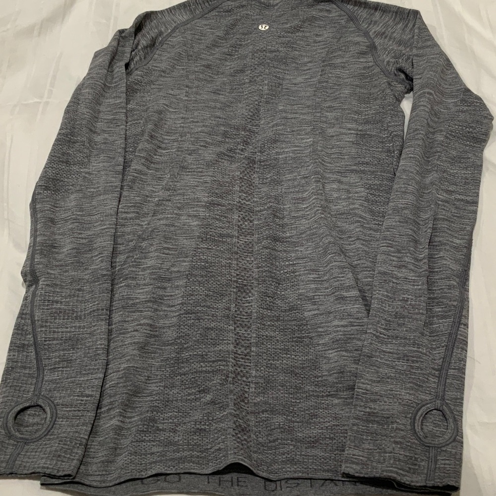lululemon athletica Women’s Gray Long-Sleeve Seamless Sweater